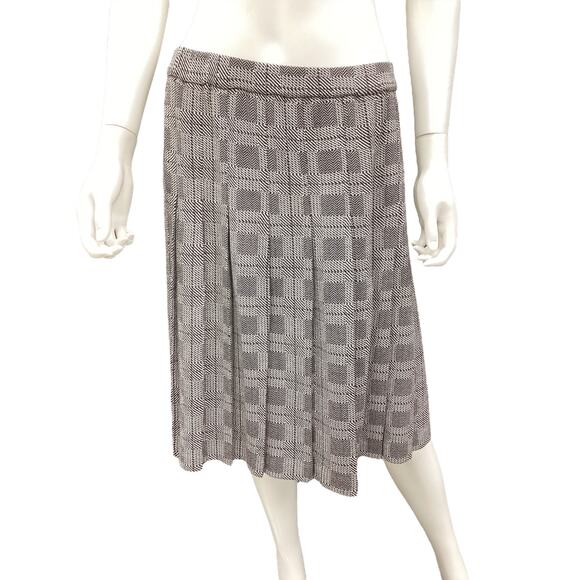 St. John Collection By Marie Gray Women’s Skirt Size 12 Knit Pleated A- Line B&W